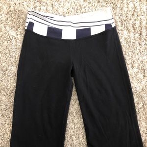 🏃🏽‍♀️SALE🏃🏽‍♀️ Lululemon crop leggings Capri 8